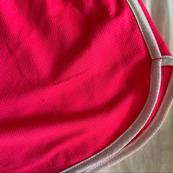 Underarmour hot pink short shorts - Picture 2 of 6